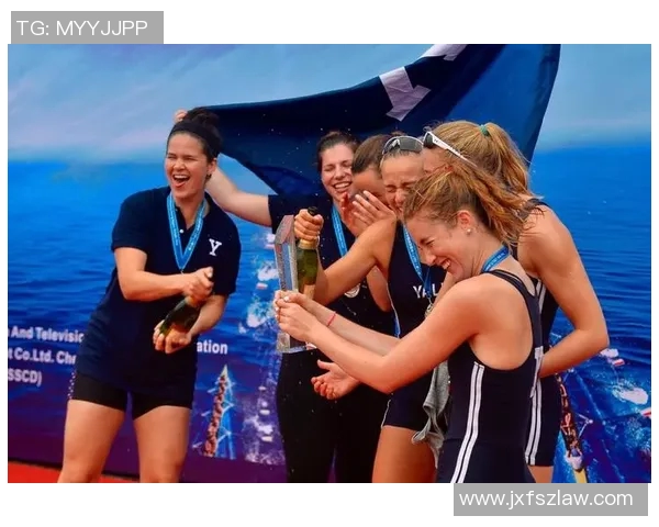 世界赛艇运动中同步配合技术指标与心理协调训练路径研究